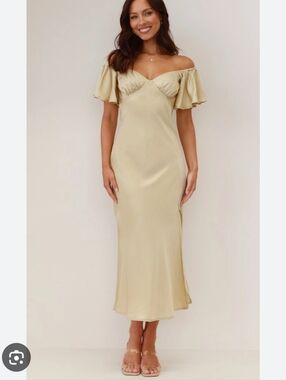 NWT Selfie Leslie Park Avenue Flutter Sleeve Side Split Midi Dress Matcha Small